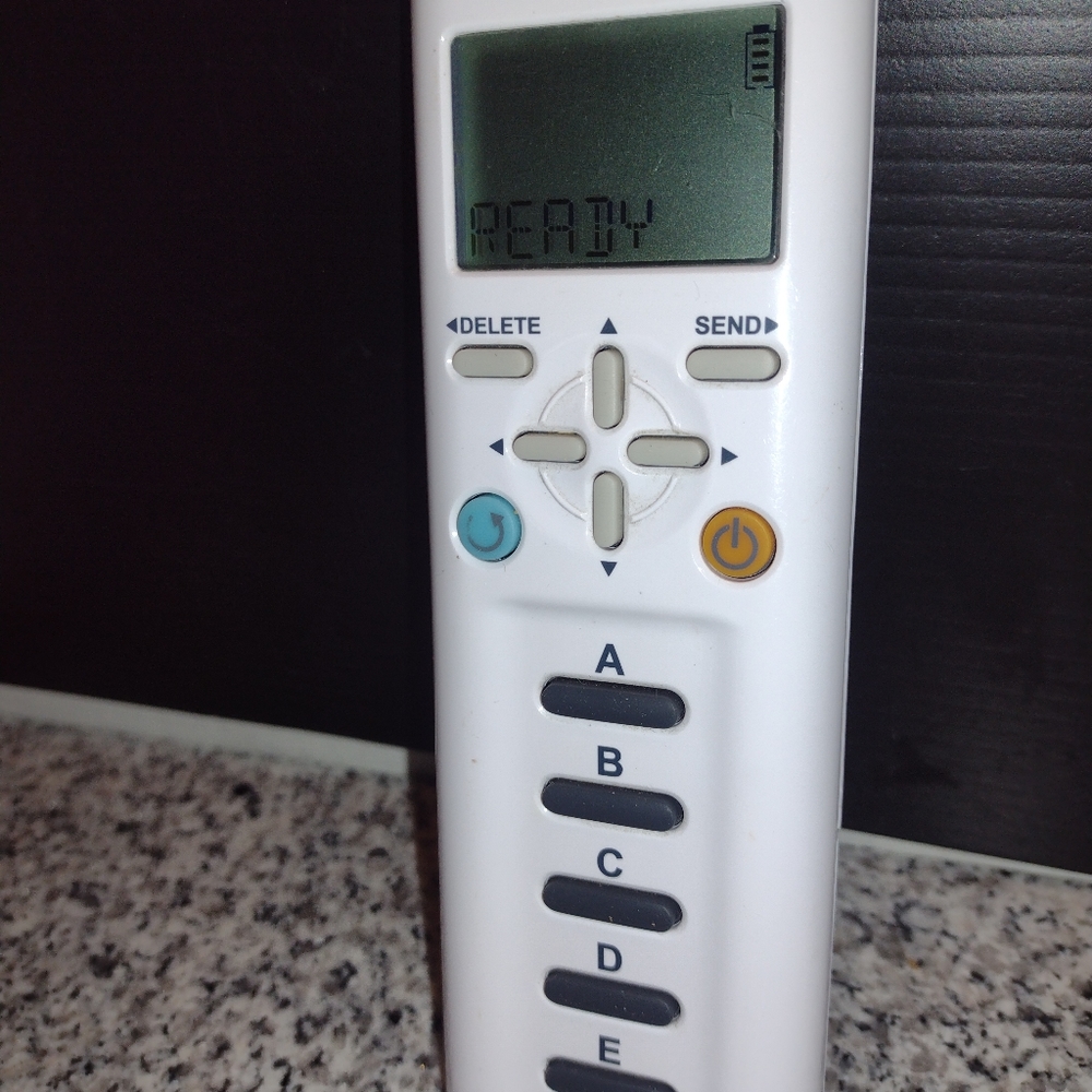 iClicker 2 - Student Remote For Multiple Choice (Classroom Response Control). - Picture 3 of 11
